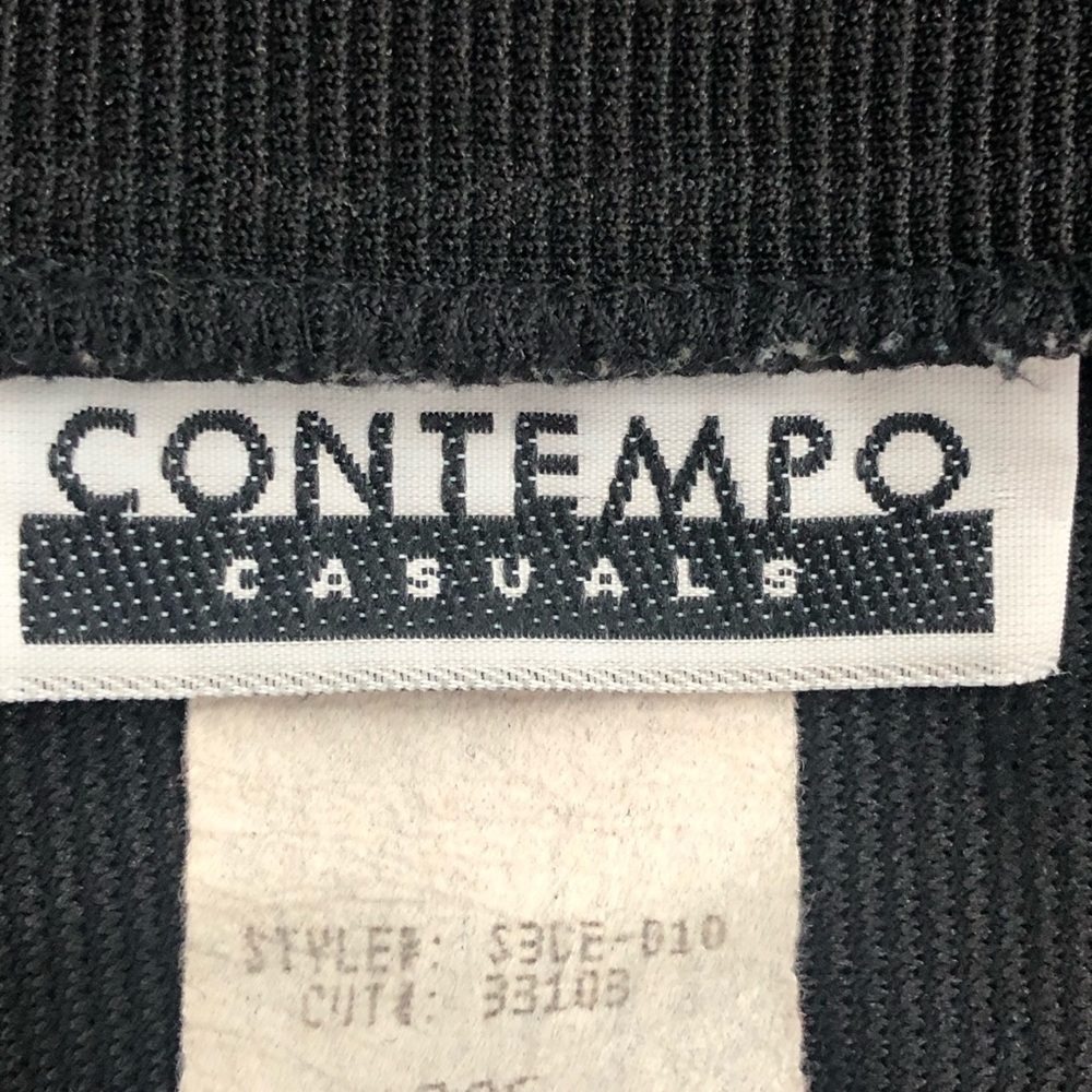 Contempo Casuals flared zip back textured ribbed black skirt - Picture 6 of 6